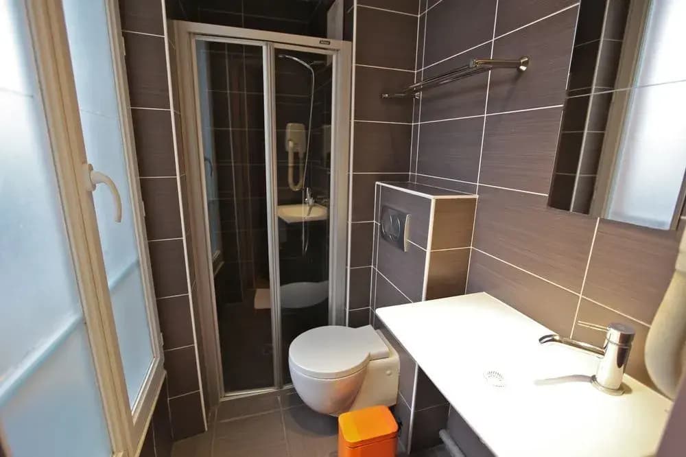 Oops Design Hostel - photo 9