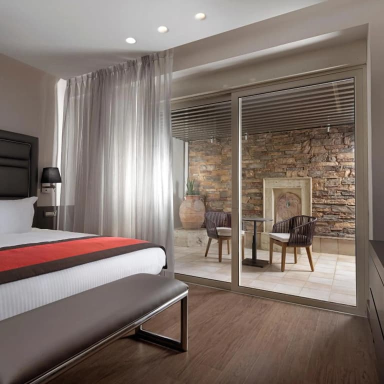 Holiday Suites - photo 20