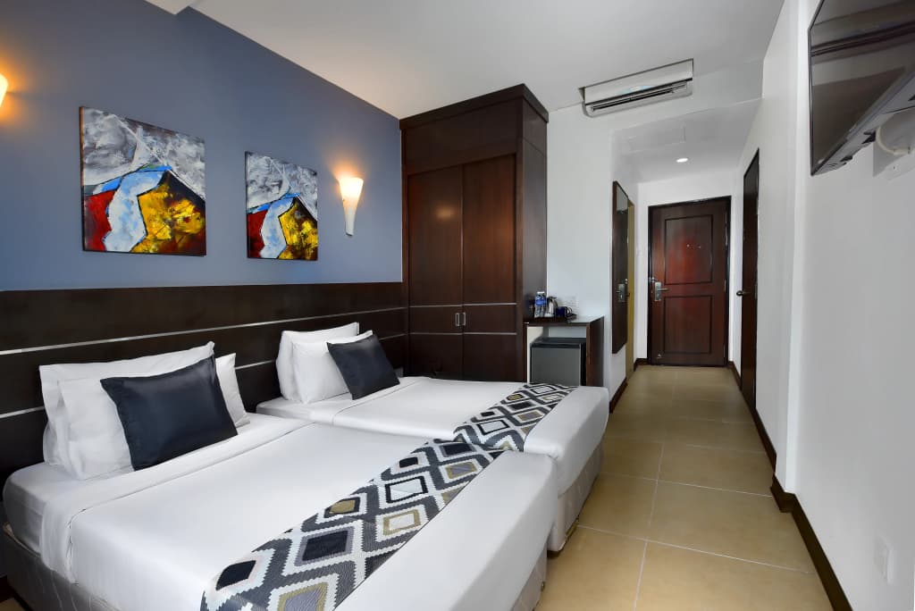 Bella Vista Waterfront Resort - photo 2