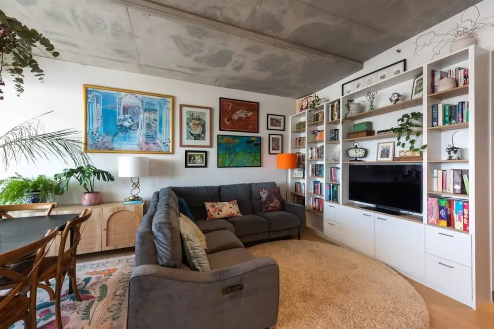 Brunswick Retreat! 5th Floor 1-bed Unit w Parking - photo 3