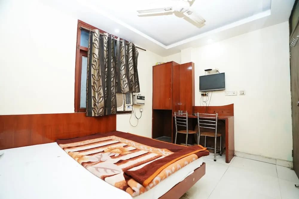 Hotel Ashirwad near New Delhi Railway Station, Paharganj - photo 8