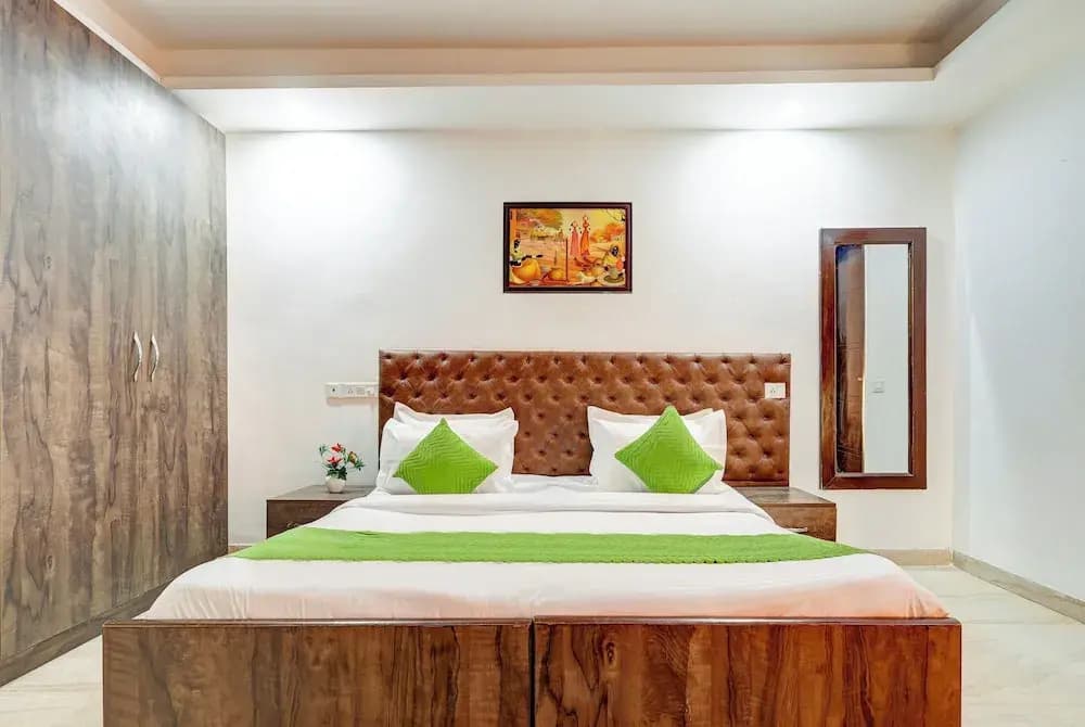 Mauryan Elite Hotel Qutab Minar Metro Station - photo 2