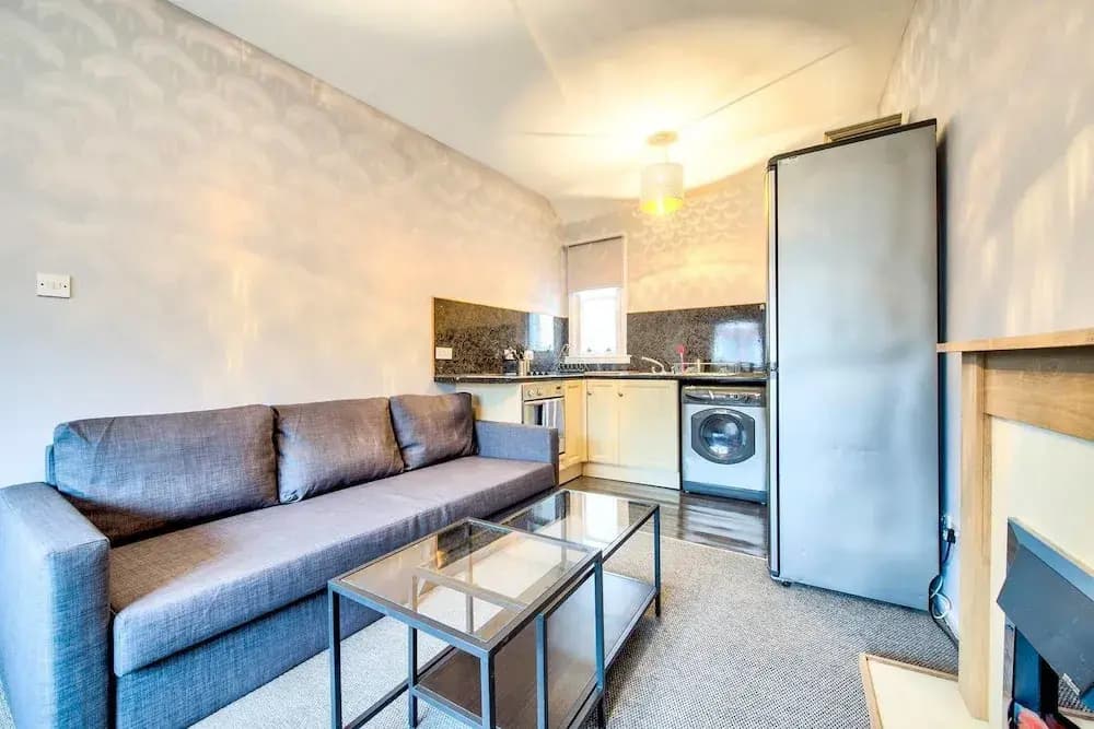 Old Town Edinburgh Apartment: Heart of the Action - photo 6
