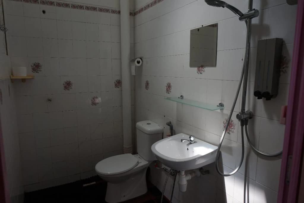 Three Little Birds Home - Hostel - photo 9