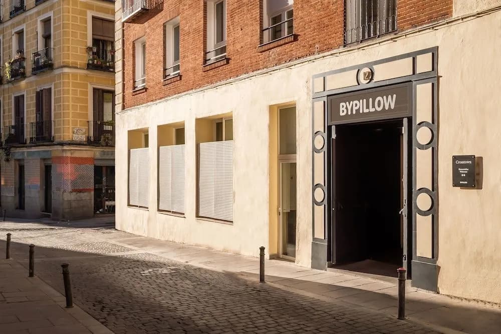 BYPILLOW Crosstown - photo 1