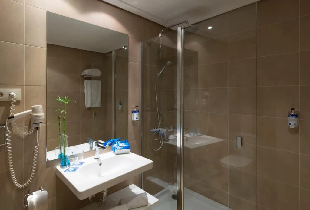 Hotel Madrid Gran Via 25 Affiliated by Meliá - photo 32