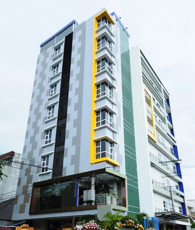 Lynt Hotel Jakarta - photo 1