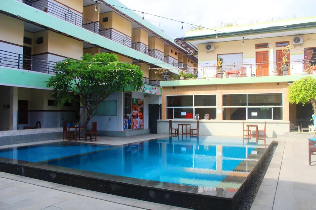 Sayang Maha Mertha Hotel - photo 13