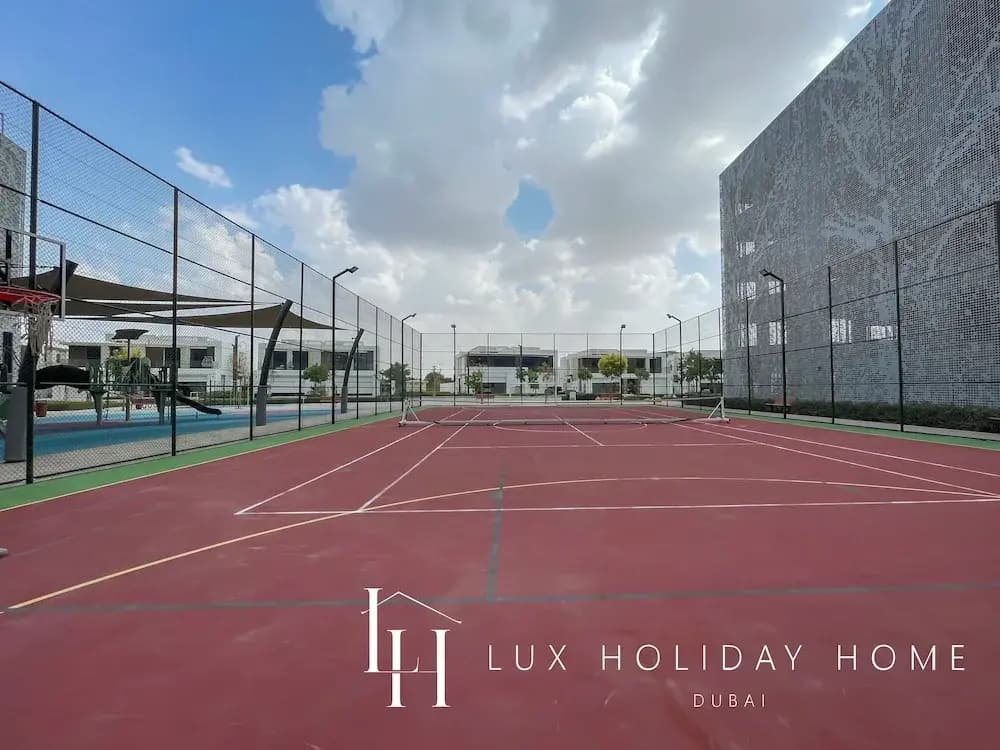 LUX | 2BR Lagoon View – District One, 10–15 min Burj Khalifa - photo 7