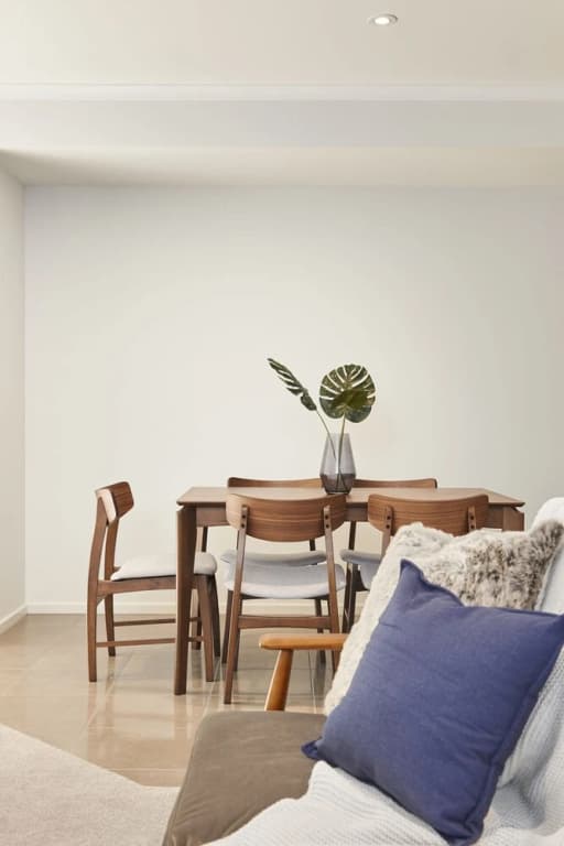 Sleek and Spacious Flat - photo 9