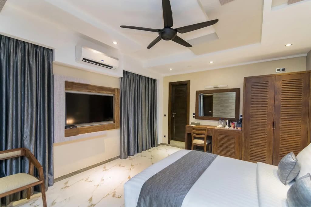 Samann Grand Hotel - photo 38