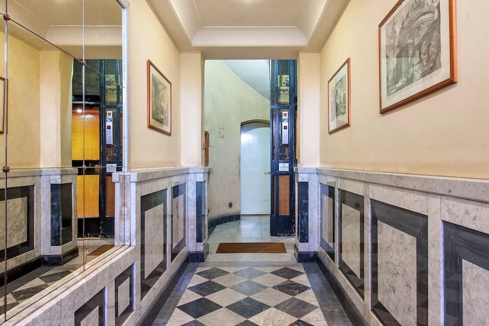 Spanish Steps Apartment - photo 12