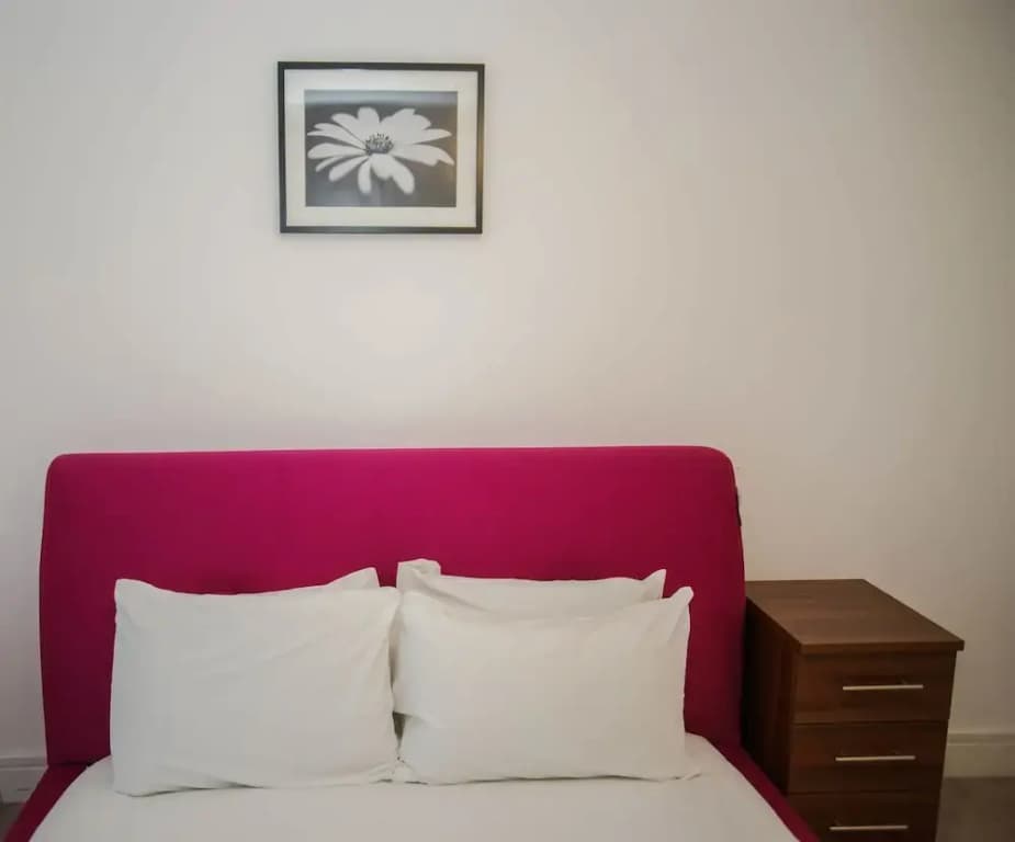Executive 2 Bed Apartment - photo 1