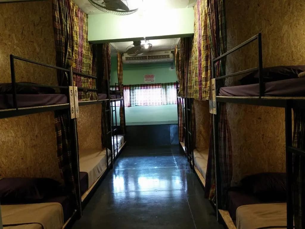 J Giant Hostel - photo 12