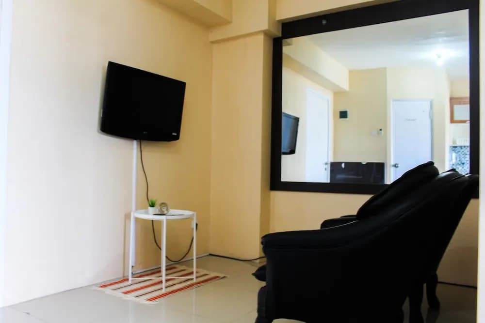 1BR City View at Green Pramuka Apartment near Mall - photo 8