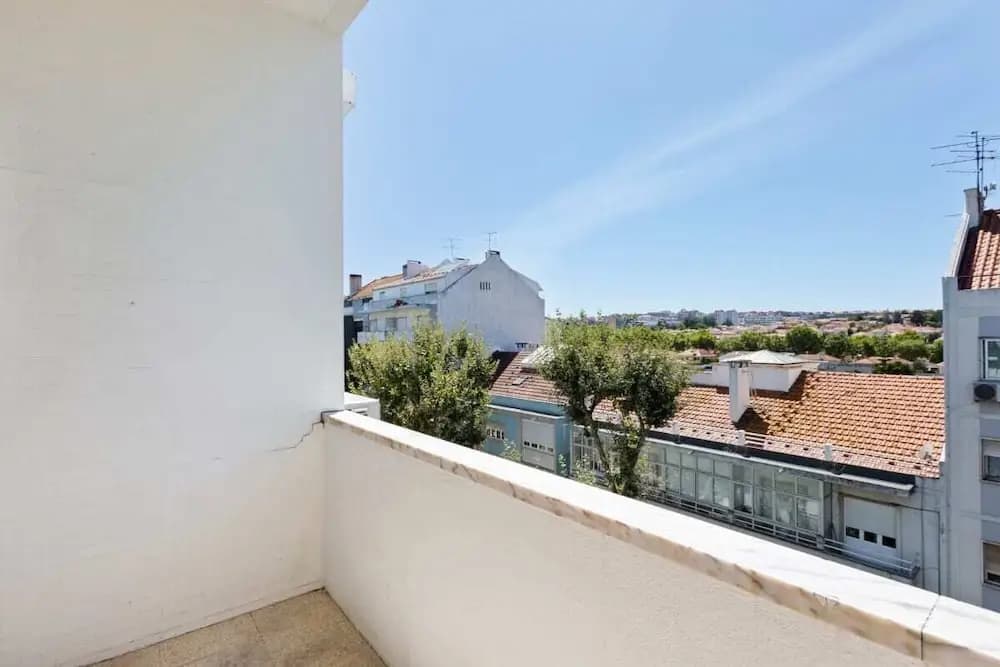 Spacious 1 Bed Apt w/Balcony, Sleeps 3 - photo 11