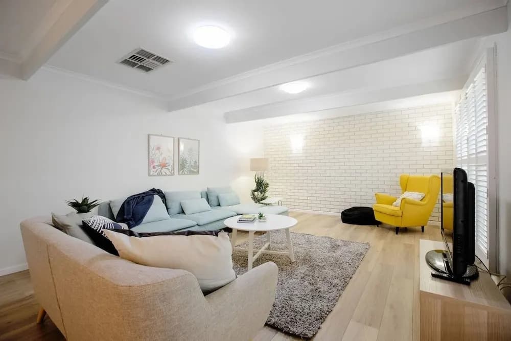 Quiet & Peaceful 3bed2bath Home @keilor Downs - photo 11
