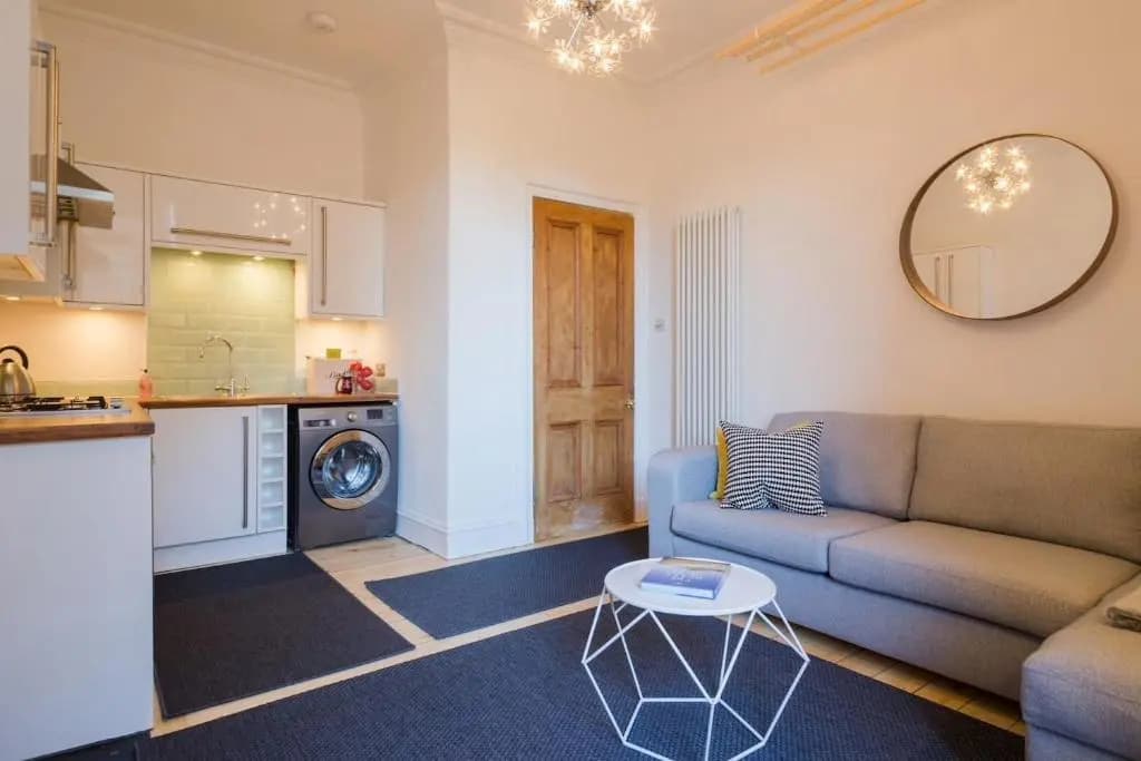 Historic Edinburgh 1890s Home Turned Relaxing Retreat - photo 11