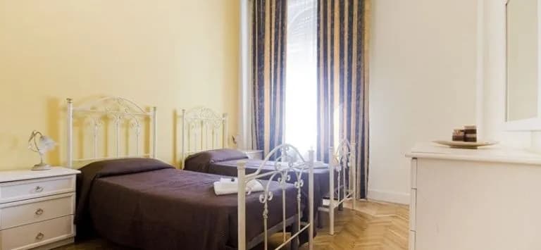 Semmelweis 2 - photo 2