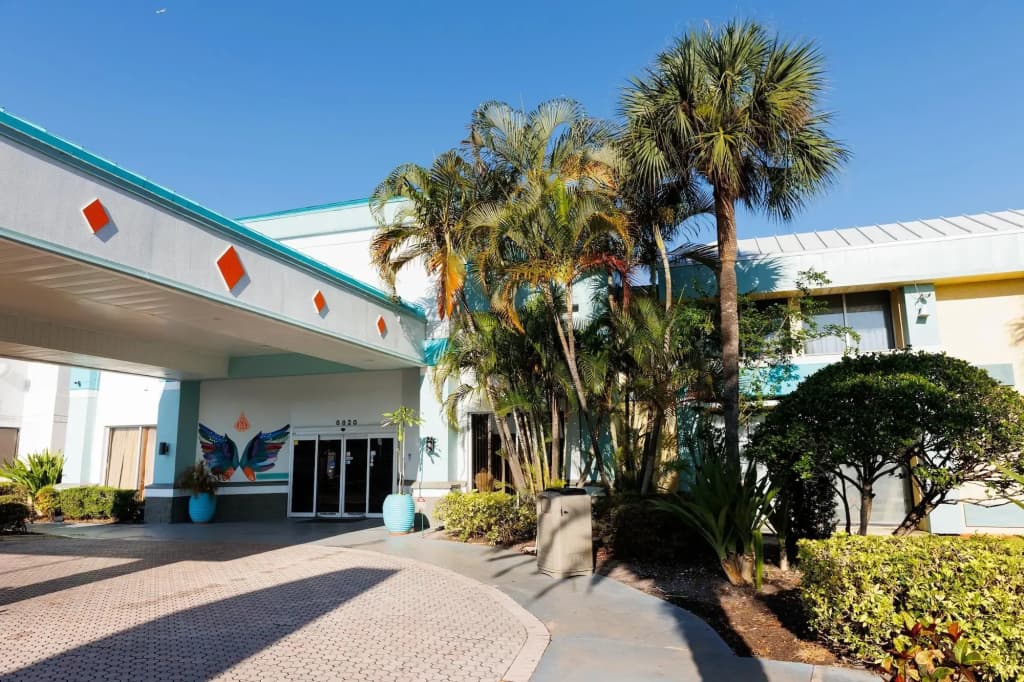 Garnet Inn & Suites, Orlando - photo 23