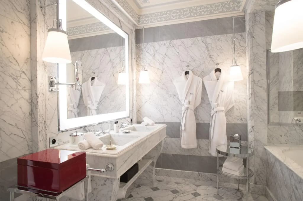 La Reserve Paris Hotel and Spa - photo 11