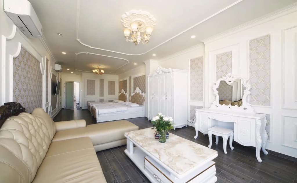 Royal Hotel - photo 4