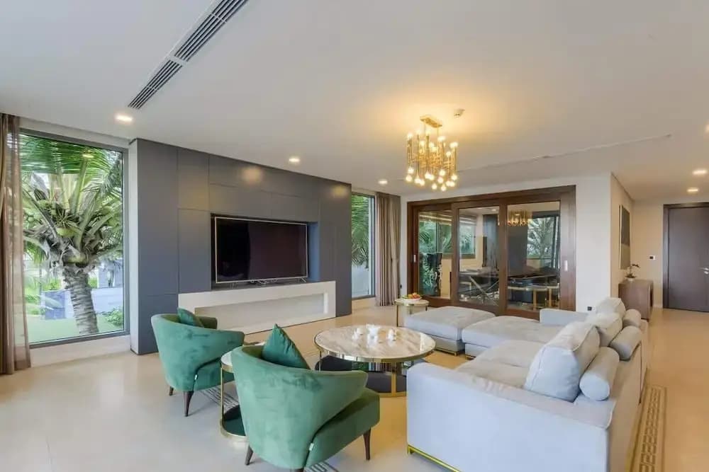Luxe 6BR Beachfront Villa: Group Getaway Haven - photo 20