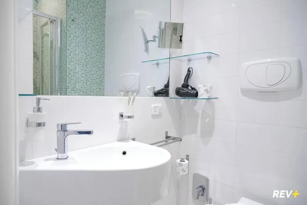 Viale Giulio Cesare Guest House - photo 28