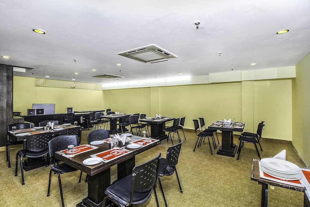 Stallen Suites Nehru Place by FabHotels - photo 21