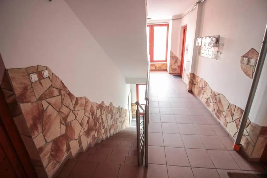 Entire Home - photo 5