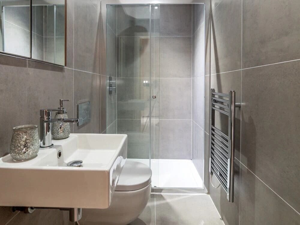 Central Tower Bridge Apartment - photo 7