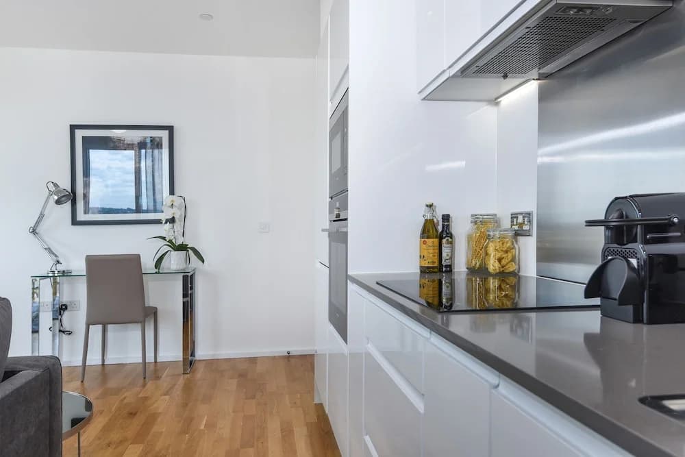 Millharbour Residences - photo 18