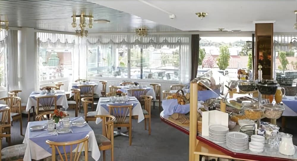 Hotel Ekazent Schönbrunn - photo 14