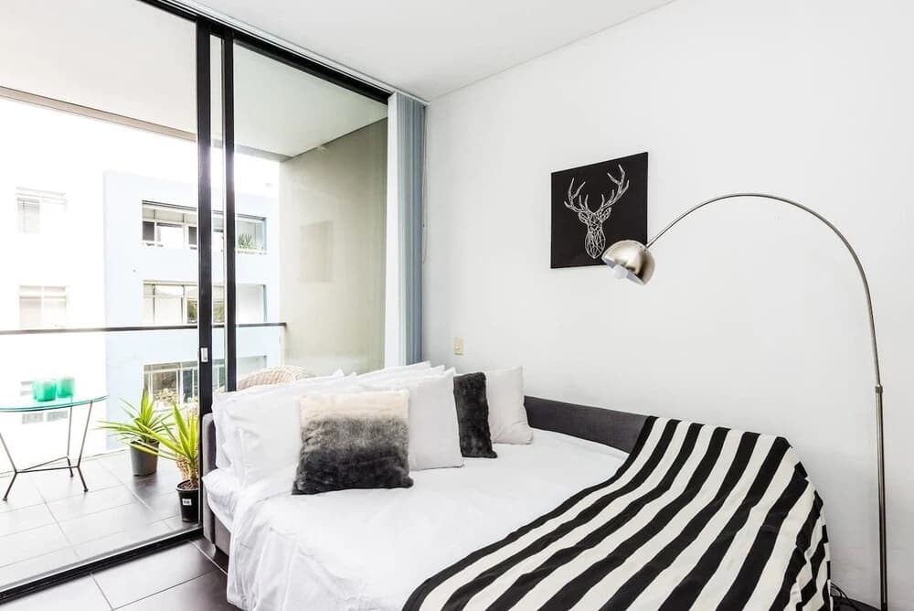 Executive Two Bed Penthouse Studio in the City - photo 2