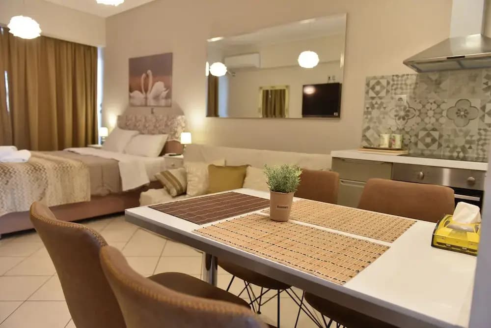 Cozy Apt in the Heart of Athens 8-2 - photo 4