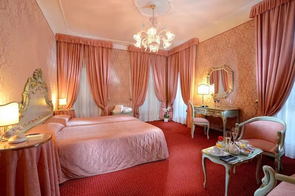 Rialto Apartments - photo 3