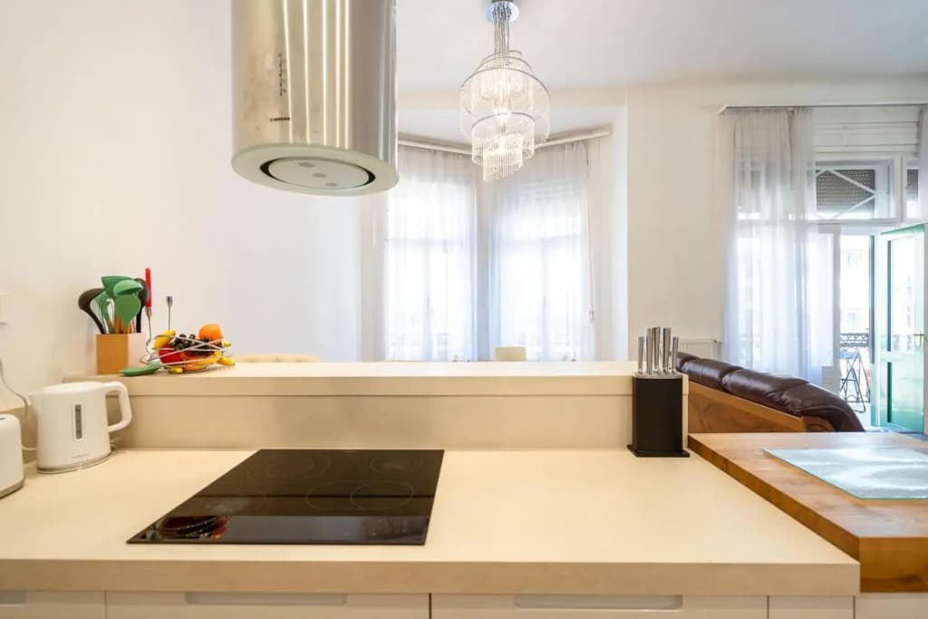 DON'T LOOK any further - Gary's superb apartment - photo 16