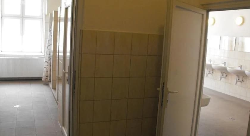 Mogyorodi Hostel - photo 8