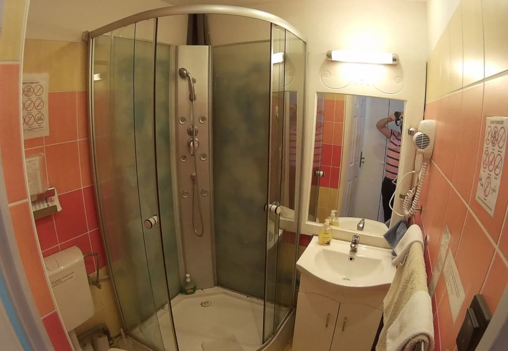Europa Centerpoint Guesthouse - photo 9