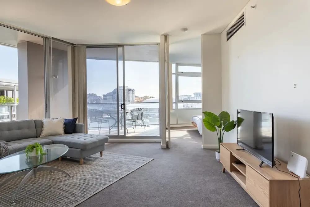 Modern Harbourside Apartment With A View - photo 3