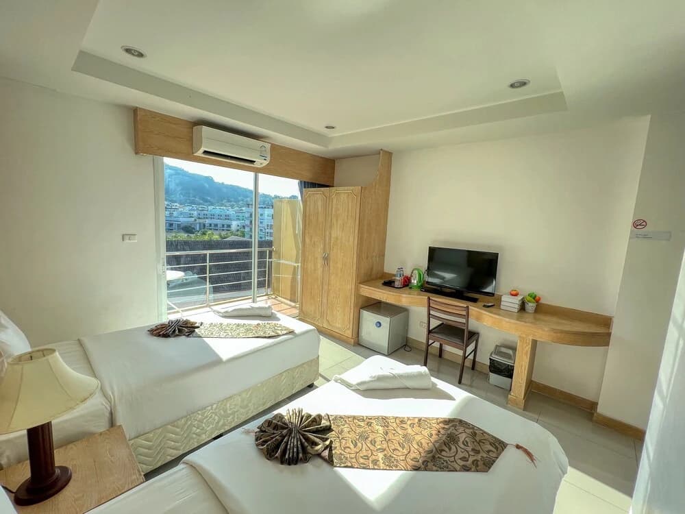 Red Sapphire Hotel - photo 5