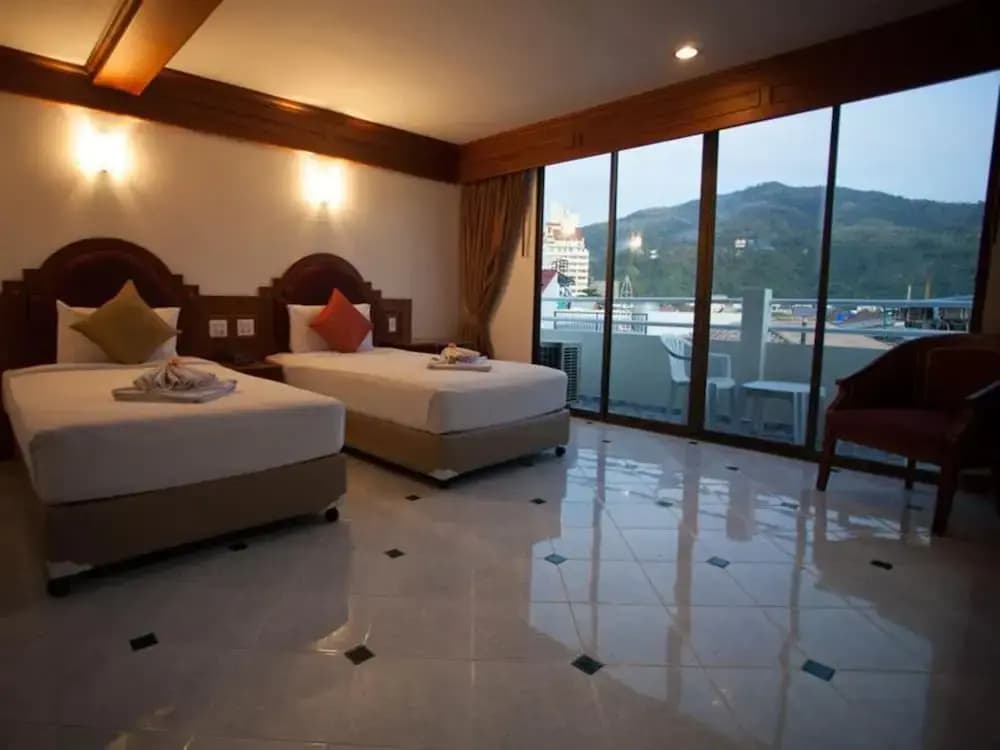 Phuket suite hotel - photo 2