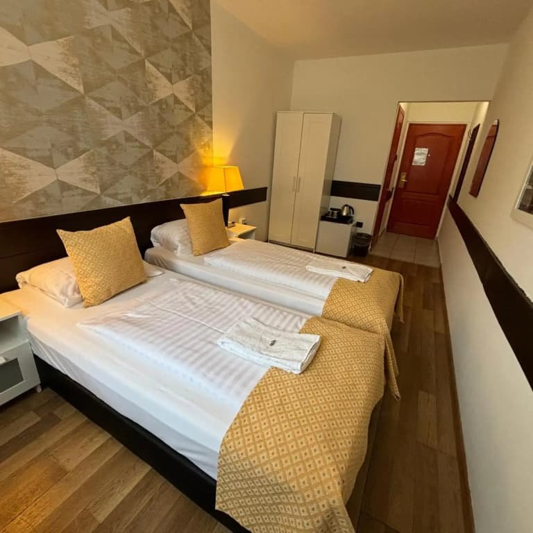 Hotel Gloria Budapest City Center - photo 35