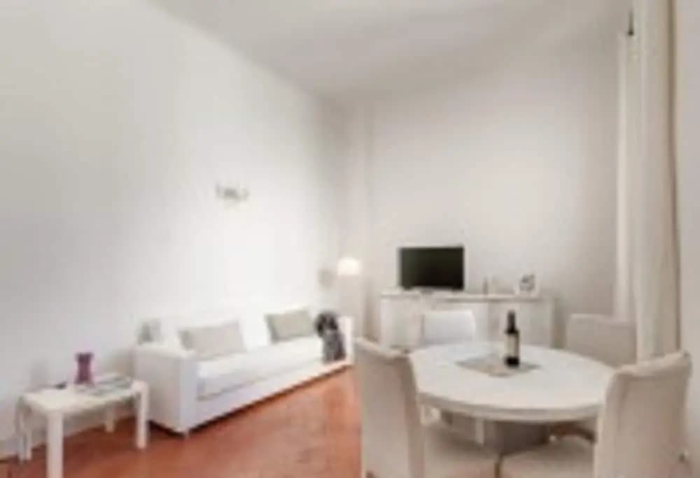 Alfani White - photo 10