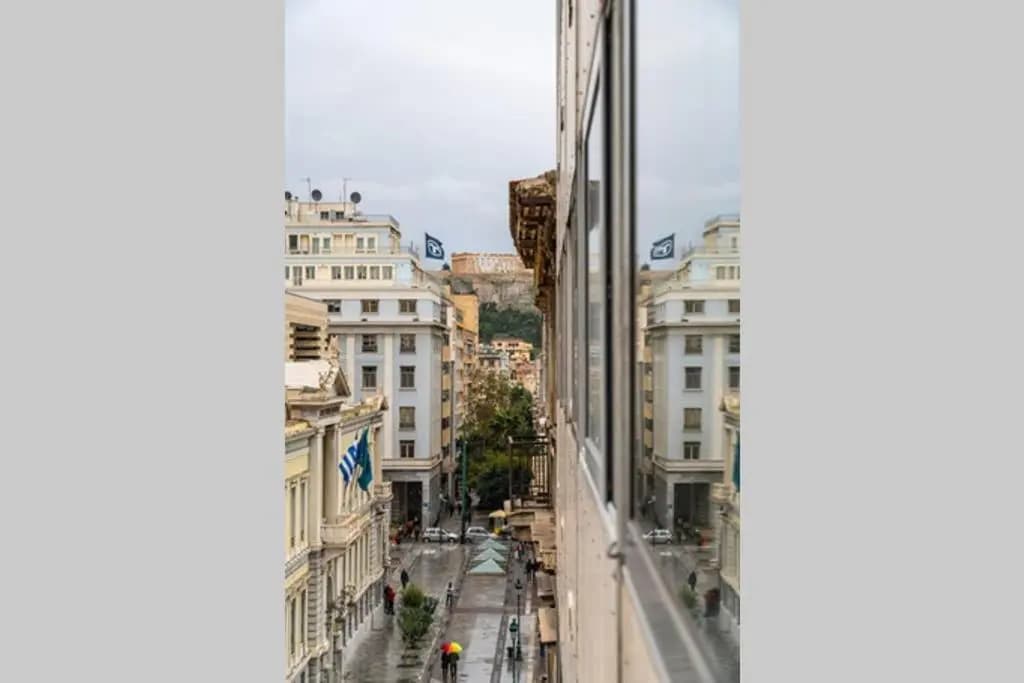 Superb suite on Aiolou street - photo 14