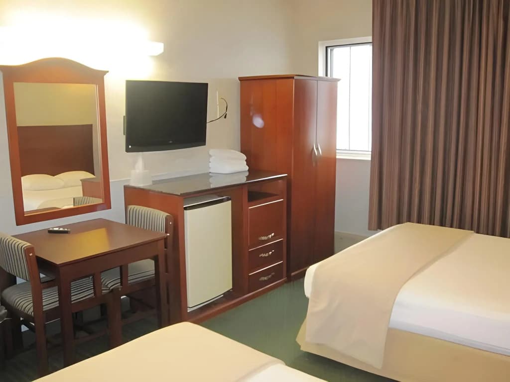 Jets Motor Inn - photo 12