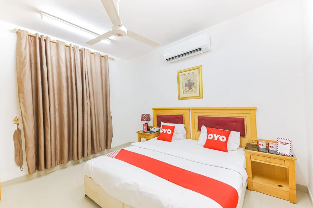 Savoy Inn Hotel - photo 3
