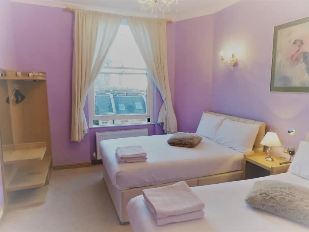 Lancaster Court Hotel - photo 29