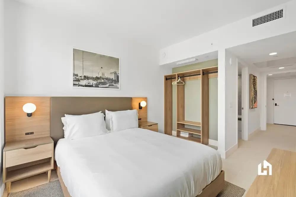 Stylish Apartments with Partial Ocean Views in Downtown - photo 18