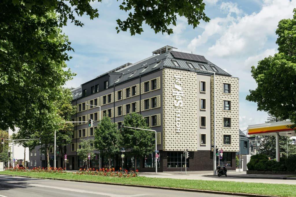 Hotel Schani UNO City - photo 1